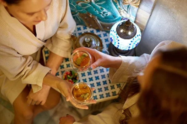 Чай со сладостями